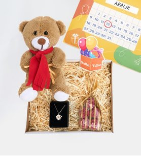 Peluş Ayıcık Papatya Kolyeli Kişiye Özel Takvimli Set