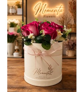 Momenta Made You Smile 13 Pembe Güllü Krem Kutuda Gül Aranjmanı