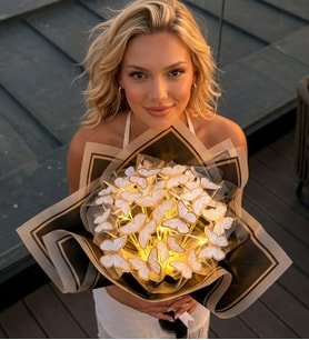 LED Işıklı Kelebek Buketi Siyah Gold Kelebekli Çiçek Buketi Arkadaşa Kıza Sevgiliye Hediye