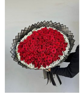Premium Buket Kağıdında 100 Kırmızı Gül